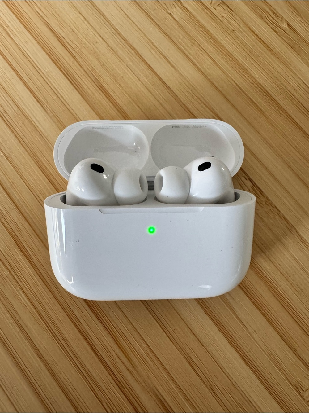 Apple White Wireless Earbuds with Charging Case